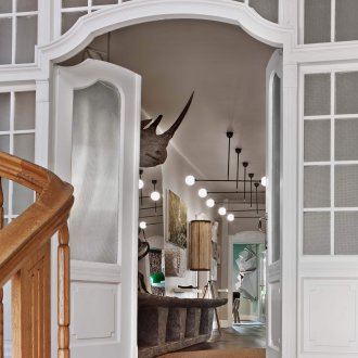 Glass interior arch