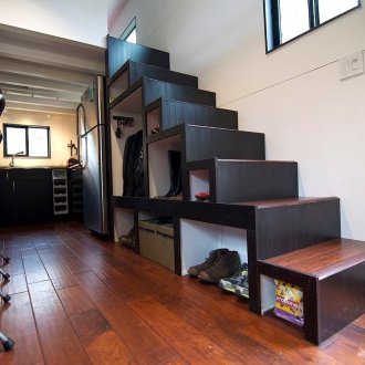 Zwei-Ebenen-Studio-Apartment Interieur