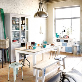Dachbodenstudio-Wohnungsinnenraum