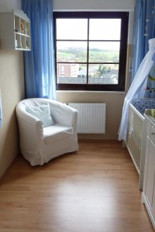 Enger Kindergarten für ein Neugeborenes