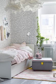 Schmaler Kindergarten mit Tapete