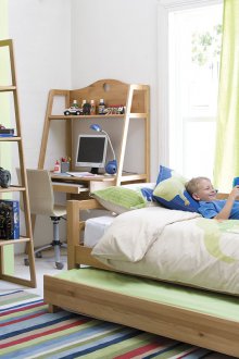 Masif ahşap mobilyalar ile Kruşçev'de çocuk odası