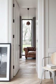 Lambris de couloir pour la peinture