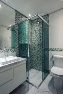 Pequeño baño de mármol