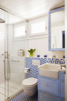 Pequeño baño de estilo provenzal
