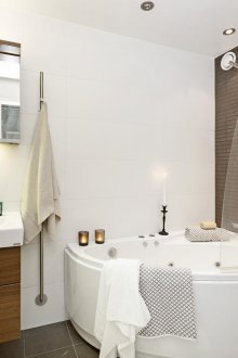 Bañera de esquina pequeña