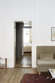 Budget repairs and decor in a studio apartment
