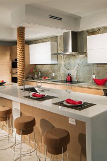 Budget repairs in a studio apartment in brown