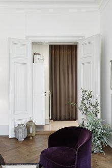 Budget repairs in a studio apartment with parquet