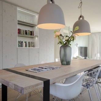 Budget repairs in a studio apartment in the dining room