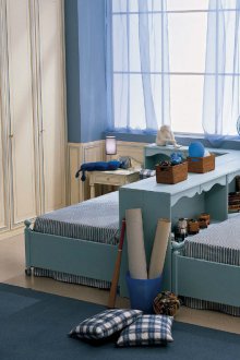 İki erkek provence için bir çocuk odası tasarlayın