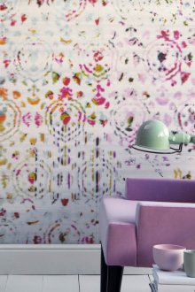 Design della carta da parati per un monolocale viola