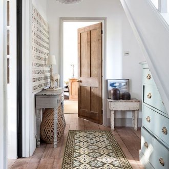 Yürürlükteki shabby chic'te koridor tamiri