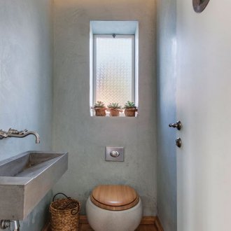 Tuvaletli küçük bir banyo için tasarım fikirleri