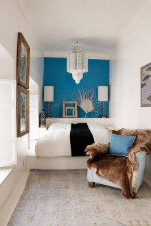 Habitación pequeña de estilo oriental.