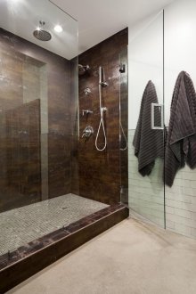 Badezimmer 4 qm mit Dusche