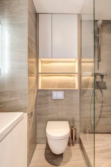 Badezimmer 4 qm mit Keramikfliesen