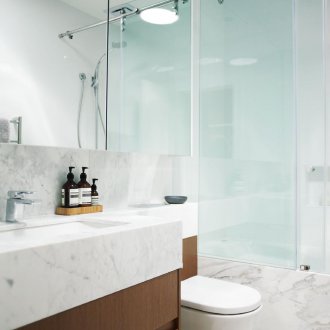 Badezimmer 4 qm mit Marmor