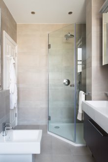 Badezimmer 4 qm mit Dekoration