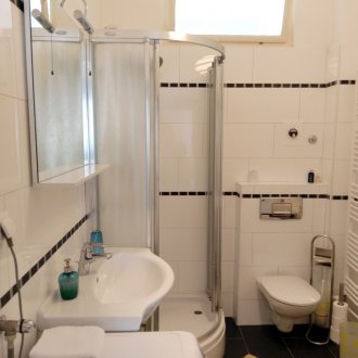 Badezimmer 4 qm mit Eckdusche