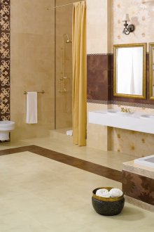 Kombine fayanslı bej banyo