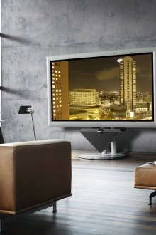 Minimalistischer Fernseher im Wohnzimmer