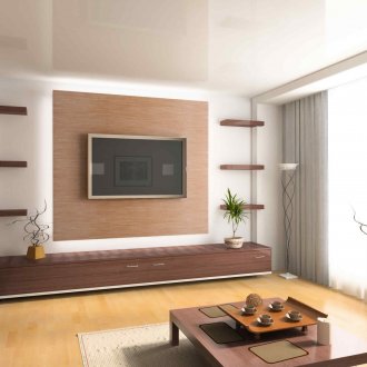 Fernsehapparat im beige und braunen Wohnzimmer