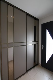 Ντουλάπα στο διαμέρισμα του διαδρόμου