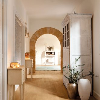 Ντουλάπα στο διάδρομο shabby chic