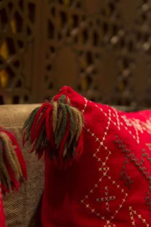Bantal gaya Oriental