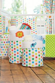 Stockage des jouets dans des boîtes