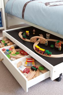 Rangement pour jouets sous le lit