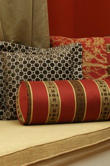 Almohada rodillo rojo