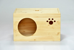 Απλό ξύλινο σπίτι γάτα