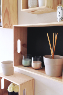 Hanging living room shelving