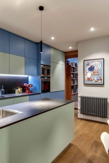 Style italien à l'intérieur moderniste