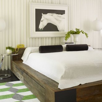 Letto da passerella in stile eclettico
