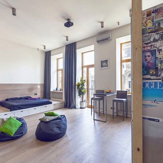 Podio da letto nell'appartamento