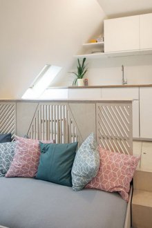 Podio da letto in soffitta