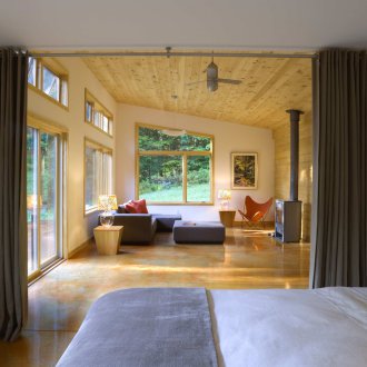 Rideaux de zonage dans une maison de campagne