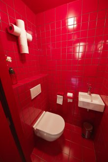 Azulejo sanitário vermelho