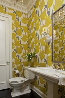 Carta da parati toilette gialla