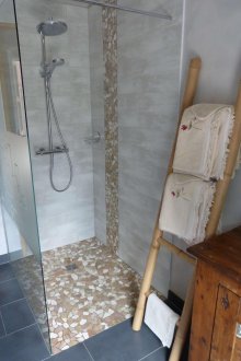 Dekorlu geniş banyo