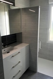 Alçıpan bölmeli büyük banyo