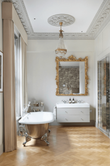 Sıva ile geniş banyo