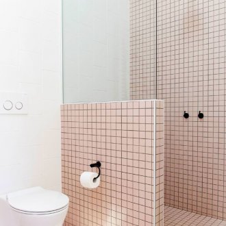 Büyük banyo pembesi