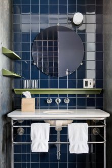 Büyük banyo mavisi