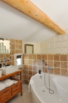 Cam bloklu geniş banyo