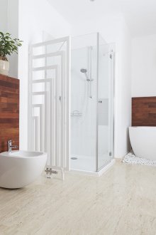 Tuvaletin ahşap panellerle onarımı