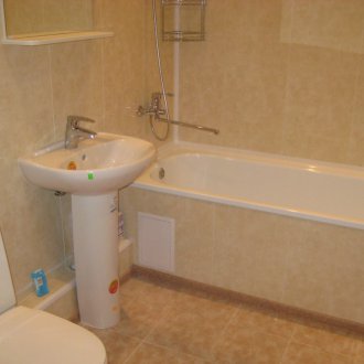 Tuvaletin kum panellerle onarımı